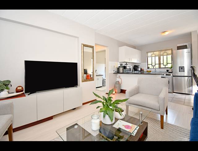 1 BEDROOM APARTMENT FOR SALE IN CRAIGHALL